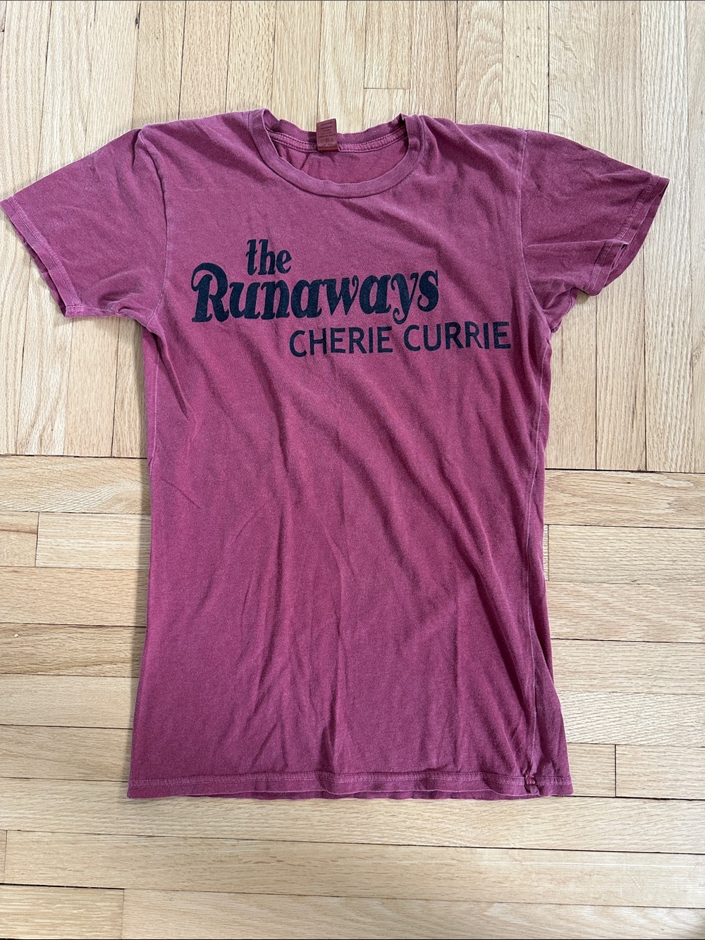5 for $25 // Official Runaways merch t-shirt Cherie Currie medium